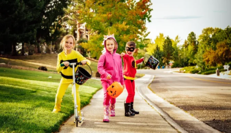 Costume